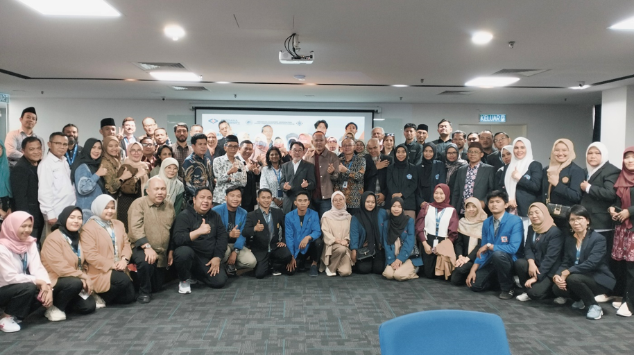 Benchmarking STIT Pringsewe Ke Perdana University Malaysia